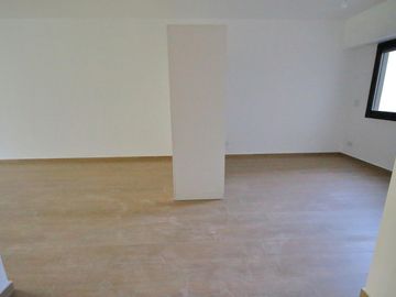 RAMÓN FALCÓN 4945: GRAN MONOAMBIENTE DIVISIBLE   BALCÓN A ESTRENAR