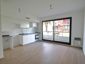 RAMÓN FALCÓN 4945: GRAN MONOAMBIENTE DIVISIBLE   BALCÓN A ESTRENAR