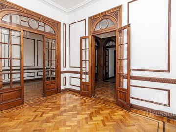 Oficina en  Edificio Francés - Barrio Norte  Córdoba 1800