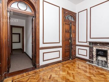 Oficina en  Edificio Francés - Barrio Norte  Córdoba 1800
