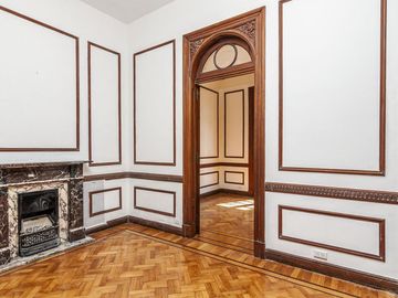 Oficina en  Edificio Francés - Barrio Norte  Córdoba 1800