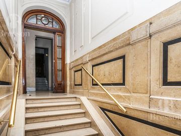 Oficina en  Edificio Francés - Barrio Norte  Córdoba 1800