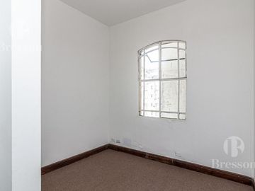 Oficina en  Edificio Francés - Barrio Norte  Córdoba 1800