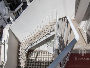 Oficina en  Edificio Francés - Barrio Norte  Córdoba 1800