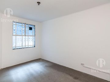 Oficina en  Edificio Francés - Barrio Norte  Córdoba 1800