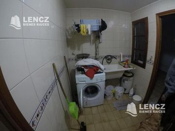 NUEVO PRECIO!!! EXCELENTE CHALET  5 AMB.C/COCHERA, PILETA Y JARDIN. QUILMES OESTE. nuevo precio!