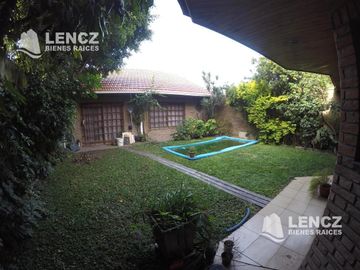 NUEVO PRECIO!!! EXCELENTE CHALET  5 AMB.C/COCHERA, PILETA Y JARDIN. QUILMES OESTE. nuevo precio!
