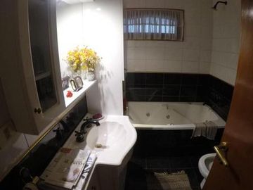 NUEVO PRECIO!!! EXCELENTE CHALET  5 AMB.C/COCHERA, PILETA Y JARDIN. QUILMES OESTE. nuevo precio!