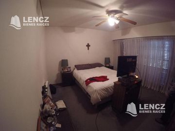 NUEVO PRECIO!!! EXCELENTE CHALET  5 AMB.C/COCHERA, PILETA Y JARDIN. QUILMES OESTE. nuevo precio!