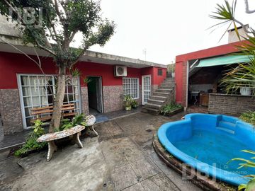VENTA DE CASA 6 AMBIENTES EN LA TABLADA