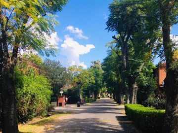 Casa de 4 ambientes con cochera en  venta en Pilar