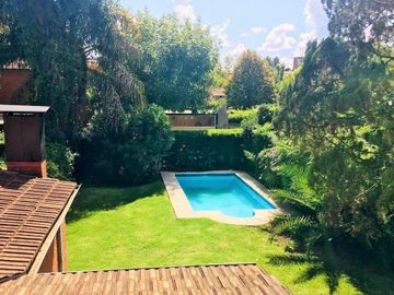 Casa de 4 ambientes con cochera en  venta en Pilar