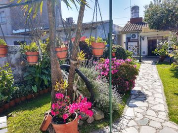 VENTA REBAJADA    U$S 90.000   Casa 3 Amb - Banfield