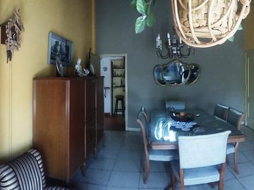 VENTA REBAJADA    U$S 90.000   Casa 3 Amb - Banfield