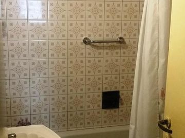 VENTA REBAJADA    U$S 90.000   Casa 3 Amb - Banfield
