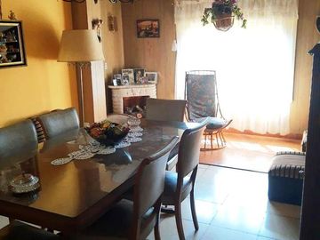 VENTA REBAJADA    U$S 90.000   Casa 3 Amb - Banfield