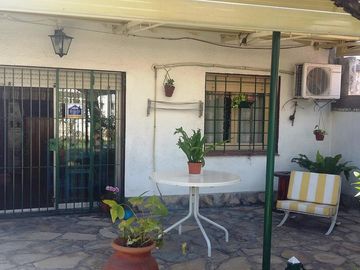 VENTA REBAJADA    U$S 90.000   Casa 3 Amb - Banfield