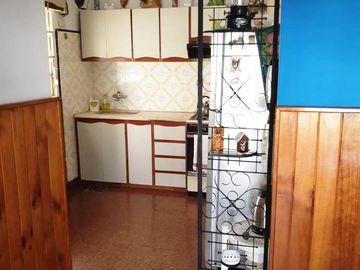 VENTA REBAJADA    U$S 90.000   Casa 3 Amb - Banfield