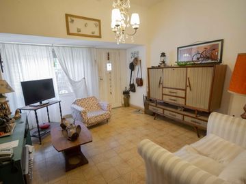 Casa de 6 ambientes en venta en Olivos
