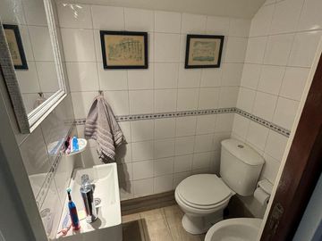Duplex 4 ambientes con piscina. Olivos