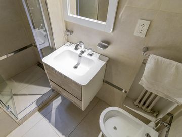 Departamento 3 Dormitorios VENTA  Av. Libertador al 800 entre R. Peña y Montevideo