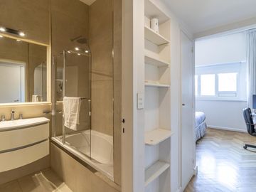 Departamento 3 Dormitorios VENTA  Av. Libertador al 800 entre R. Peña y Montevideo