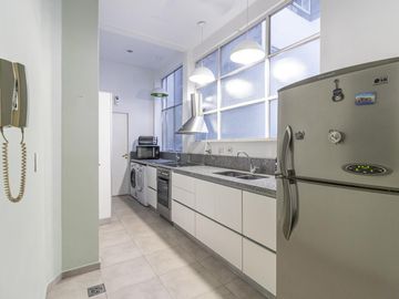 Departamento 3 Dormitorios VENTA  Av. Libertador al 800 entre R. Peña y Montevideo