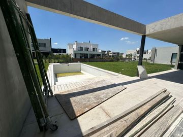 Casa 5 ambientes • Lagos de canning