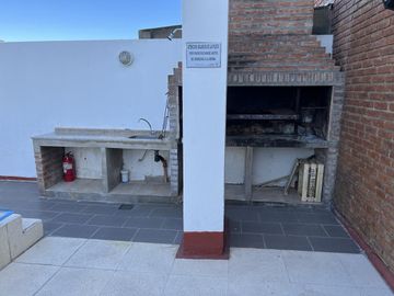 Departamento luminoso 2 ambientes con balcón - San Fernando -Vias a Libert.