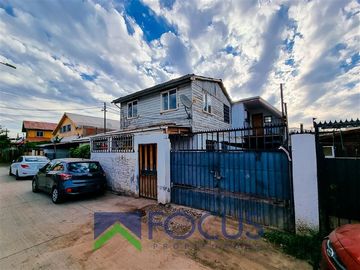 Casa en Venta en Vive a pasos de metro Santiago Bueras (L5)