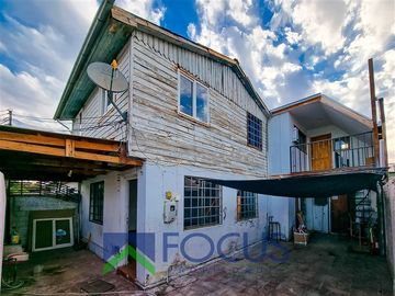 Casa en Venta en Vive a pasos de metro Santiago Bueras (L5)