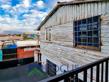 Casa en Venta en Vive a pasos de metro Santiago Bueras (L5)