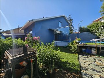 LOMAS DE CURAUMA - CASA CON PISCINA TEMPERADA / SAUNA / SALA MULTIUSO