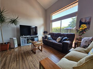 LOMAS DE CURAUMA - CASA CON PISCINA TEMPERADA / SAUNA / SALA MULTIUSO