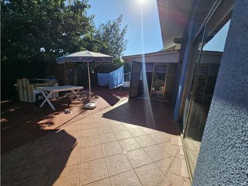 LOMAS DE CURAUMA - CASA CON PISCINA TEMPERADA / SAUNA / SALA MULTIUSO