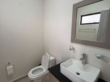 CASA EN VENTA  EN PARAISO RESIDENCIAL , BOSQUES STA ANITA