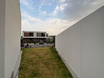 CASA EN VENTA  EN PARAISO RESIDENCIAL , BOSQUES STA ANITA