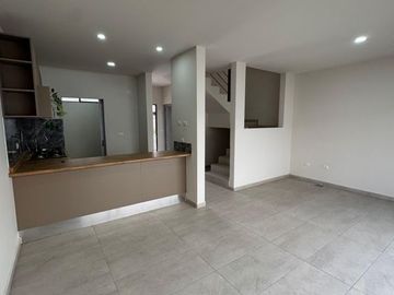 CASA EN VENTA  EN PARAISO RESIDENCIAL , BOSQUES STA ANITA