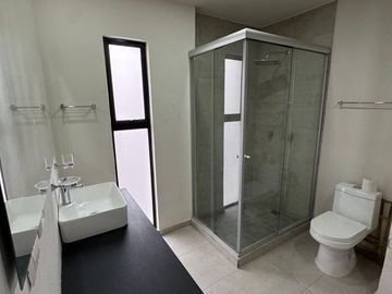 CASA EN VENTA  EN PARAISO RESIDENCIAL , BOSQUES STA ANITA