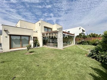 Casa en Venta en Piedra Roja