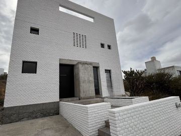 CASA EN VENTA ZIBATA