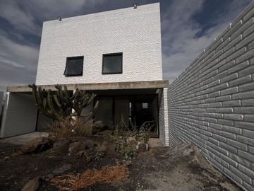 CASA EN VENTA ZIBATA