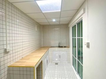 FOR SELL townhouse Baan Pruksa 12 Rangsit-Klong 3 BTS-Phloen Chit CX-116403