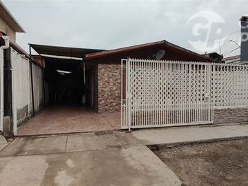 Casa en Venta en cerca al persa teniente cruz