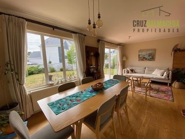 Casa en Venta en Dos Esteros, a pasos del Colegio San Javier
