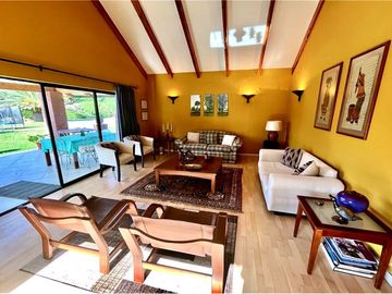 Casa en venta ultra rebajada, gran terreno