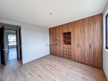 Casa en venta en Metepec a un costado del Parque Bicentenario con diseño moderno