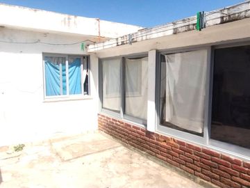 En Venta Casa 2 dormitorios   depto 1 dormitorio - Oportunidad - Inversión - La Falda - Córdoba