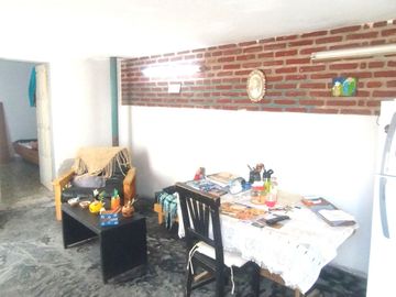 En Venta Casa 2 dormitorios   depto 1 dormitorio - Oportunidad - Inversión - La Falda - Córdoba