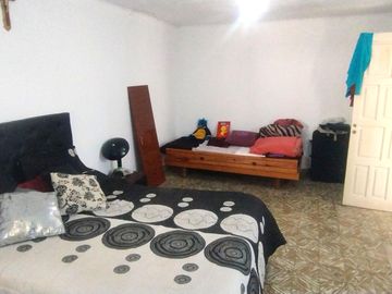 En Venta Casa 2 dormitorios   depto 1 dormitorio - Oportunidad - Inversión - La Falda - Córdoba